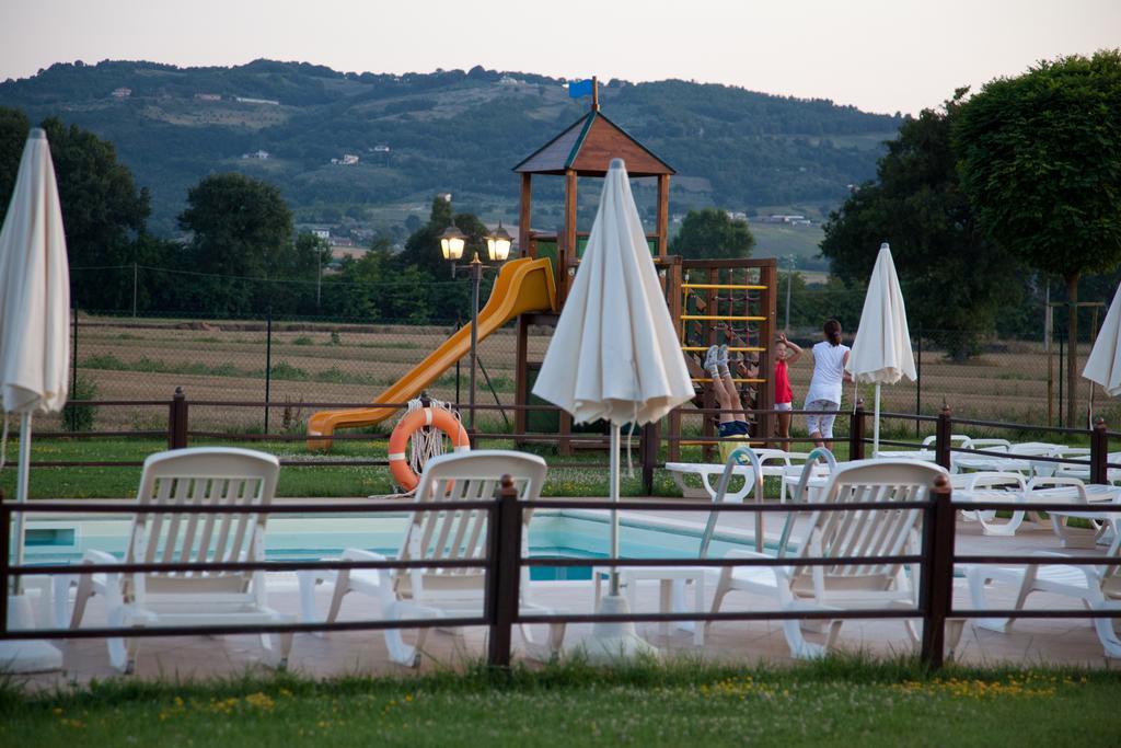 Agriturismo Le Rondini Di Francesco Di Assisi Cannara Exterior photo